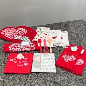 Threshold Valentine’s Day kitchen towels Apron placemats and runner bundle NWT